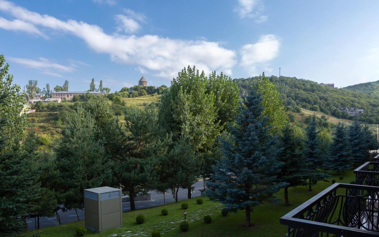 Tsaghkadzor Marriott Hotel Exterior photo